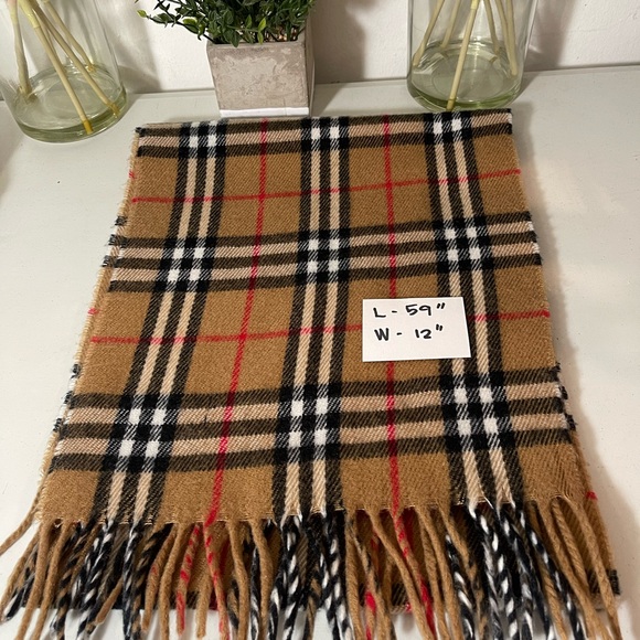 ❤️Preloved Burberrys of London Lambswool Nova Check Scarf❤️ - Picture 4 of 5